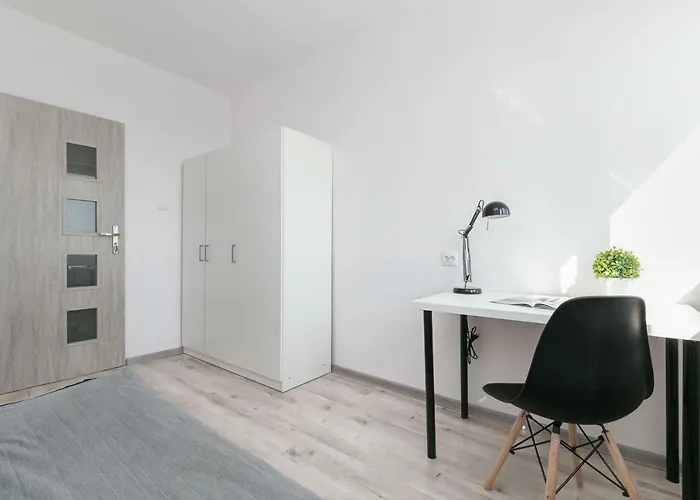 Rooms4less Homestay szállás